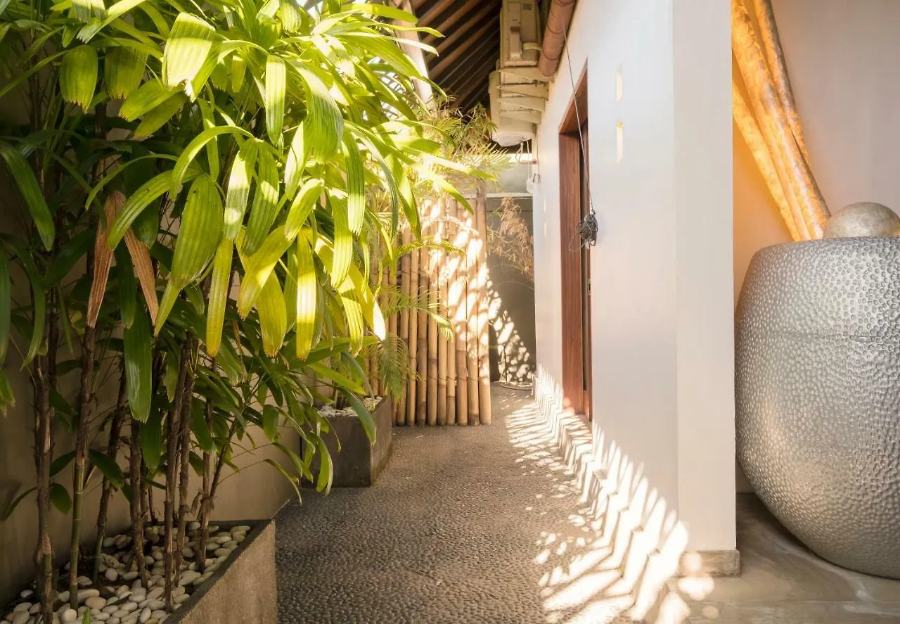 Seminyak Villa ile iletişim